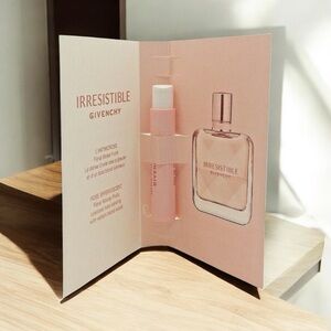 Givenchy Irresistible Rose Velvet EDP